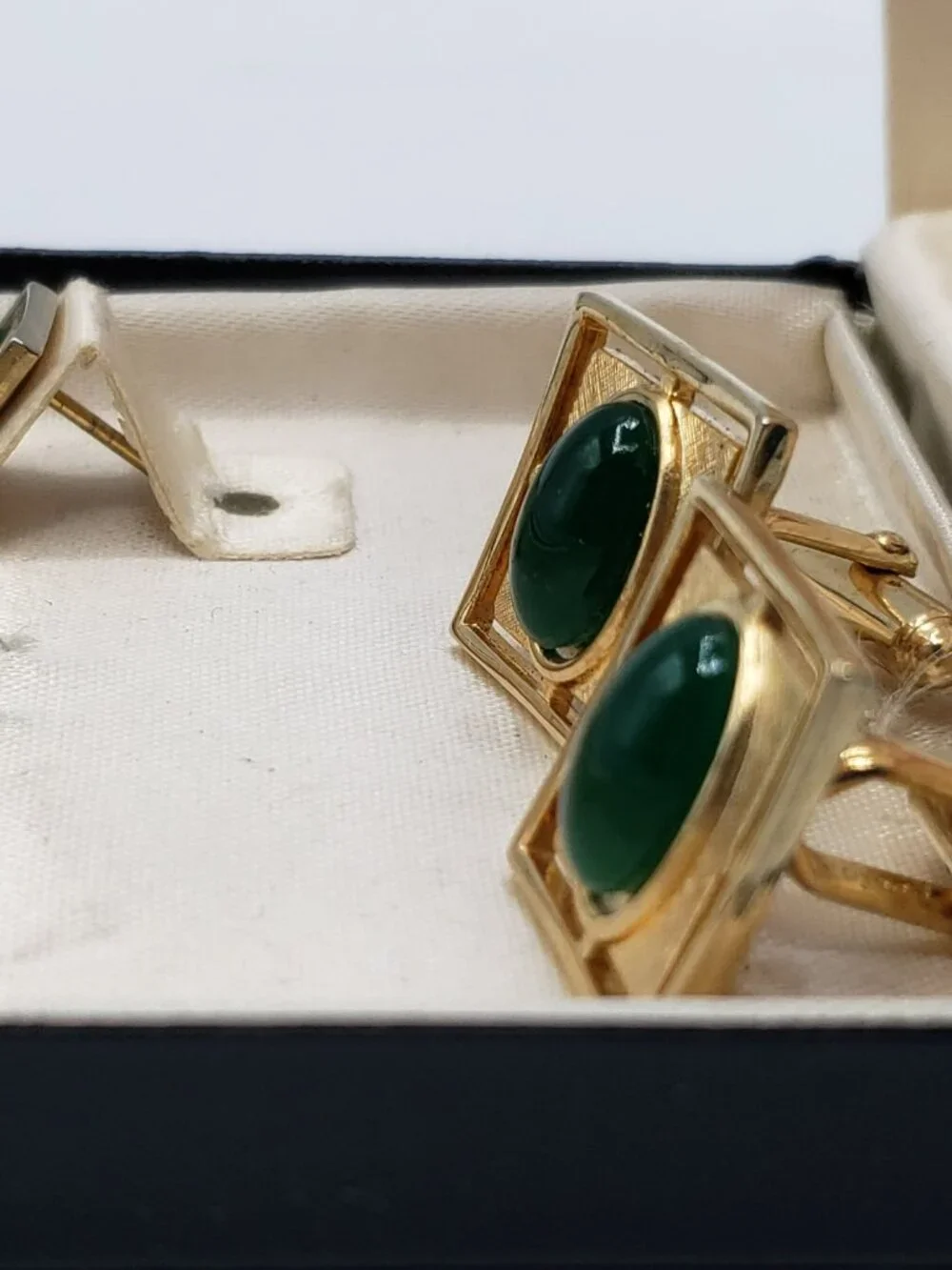Vintage Anson Cufflink and Tie Pin Boxed Set Green Stone Cabochon